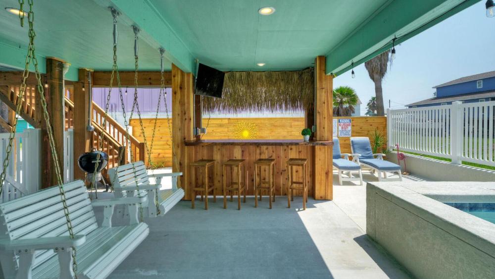 Tequila Tides by AvantStay Free Golf Cart • Private Pool Close to Beach Eateries